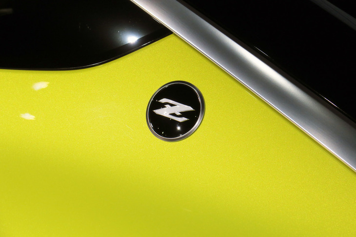 日産フェアレディZ プロトタイプ（エンブレム）