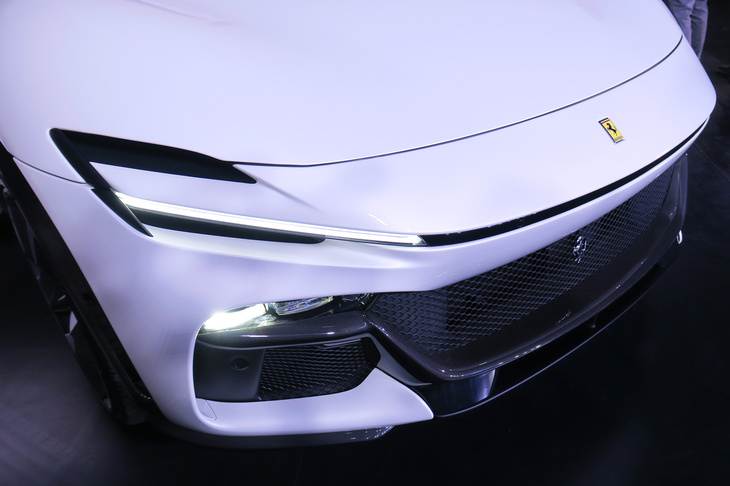 フェラーリ・プロサングエ（ヘッドランプ）