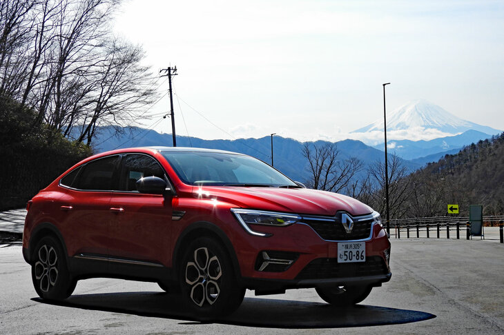 「大菩薩ライン」の「富士山の見える展望台」という、そのまんまな名前の駐車場にて。Android Autoを見限ることで、ようやっとGPSが復活！ 一時はどうなるかと思ったよ。