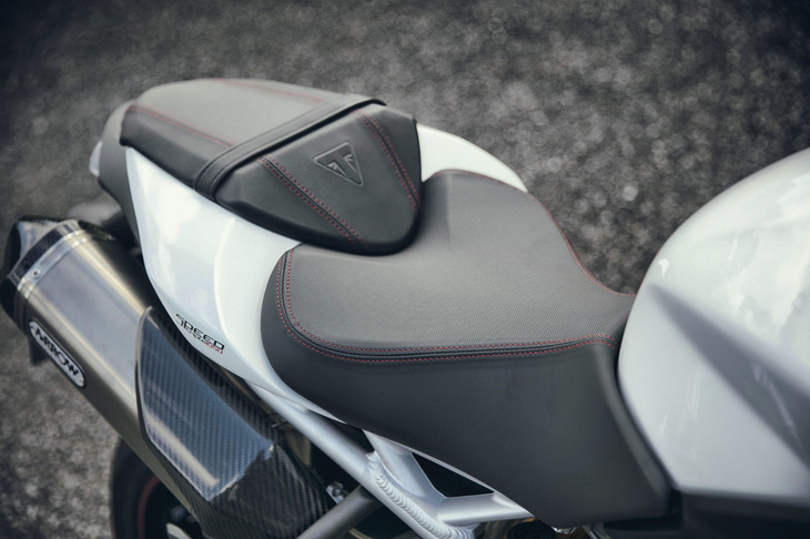 新たに設計されたコンフォートシート。シートの高さは825mmとなっている。