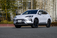 2025年12月1日に販売がスタートした「BYDシーライオン6」。納車開始はFF車が2026年1月末から、4WD車が同年3月からとのこと。