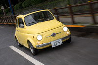 エクステリアはほぼオリジナルの2代目「500」のまま。マフラーがないことで“それ”とわかる程度だ。