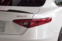 リアコンビランプは、LED式が採用されている。