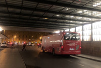 バスターミナルが閉まってしまうため、深夜の空港バスは鉄道のフィレンツェ・サンタマリア・ノヴェッラ駅に到着する。こういうフェイントも、イタリアではよくあること。