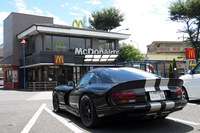 「36℃炎天下 アスファルトも溶け出してる……」（THE HIGH-LOWS『夏なんだな』より）。という訳で、今回のナンバーはTHE HIGH-LOWSの夏の名曲にあやかったものでした。ちなみにセンチメンタル・バスの『Sunny Day Sunday』は39℃なので、お間違えなきよう。