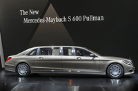 ジュネーブショーで公開された「メルセデス・マイバッハ プルマン」。