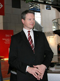 会場を案内してくれた、シトロエンのドゥニ・ユイル氏。