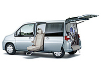 ホンダ「モビリオ」「ザッツ」に福祉車両の画像