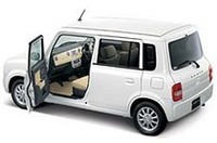 スズキ「アルト・ラパン」にイエロー内装の特別仕様車の画像