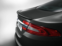 ジャガー、スポーティーな装いのXFを追加発売の画像