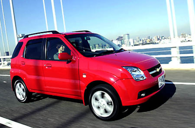 【スペック】全長×全幅×全高＝3625×1610×1610mm/ホイールベース＝2360mm/車重＝990kg/駆動方式＝パートタイム4WD/1.5直4DOHC16バルブ（110ps/6000rpm、14.6mkg/4000rpm）/車両本体価格＝180.3万円（テスト車＝同じ）