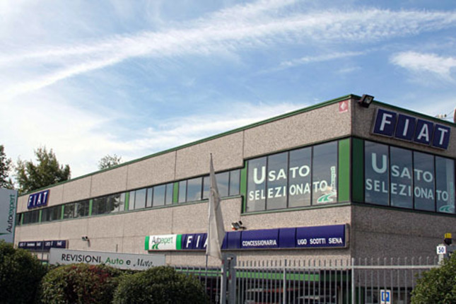 わが街のフィアット／ランチア店。2006年9月撮影。
