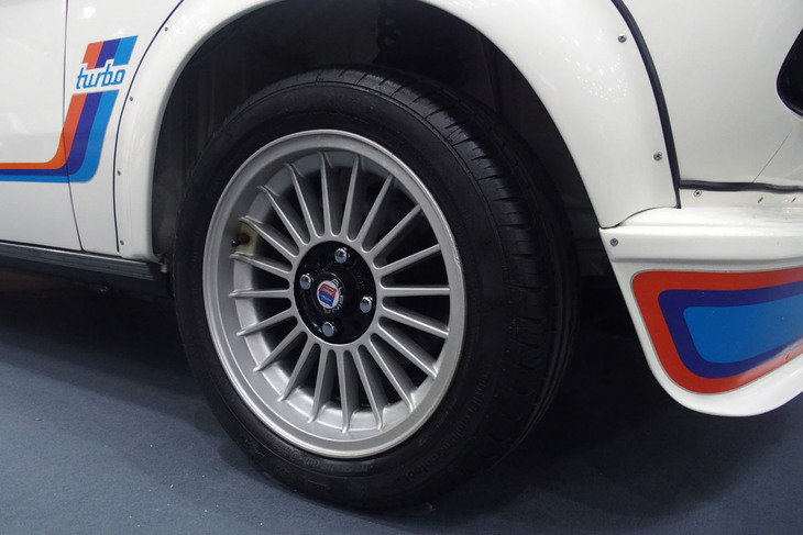 BMW 2002ターボ（1974年）／シンプルオート