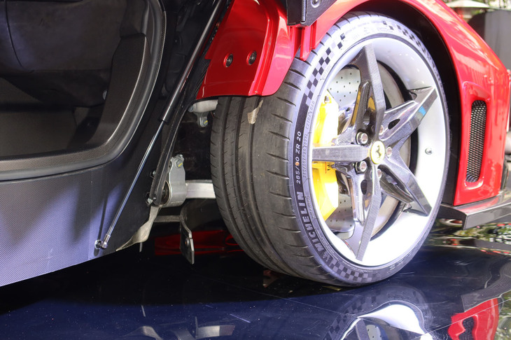 フェラーリF80（フロントホイール）