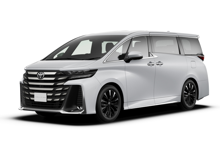 「ヴェルファイア」ではバンパーの左右にエアインテークが設けられており、フェンダーパネルからの流れを思いっきりブッタ切っている。「ヴォクシー」や「ノアS-G／S-Z」などでも見られる意匠なので、“あえて”のデザインなのだろうが……。