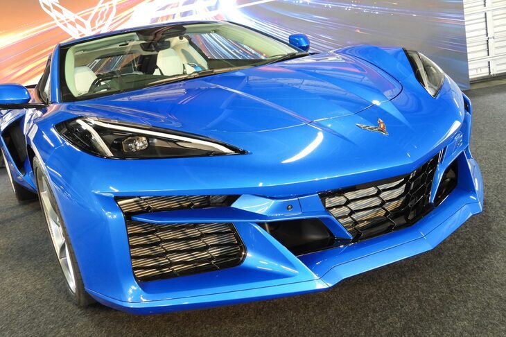 シボレー・コルベットE-Ray（フロントマスク）