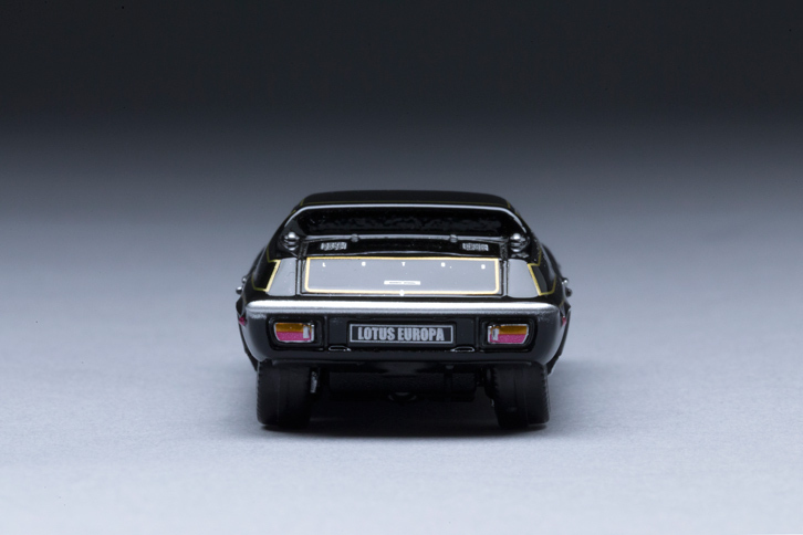 フロントに対して嵩（かさ）のあるリアセクションの形状から、「ヨーロッパ」のデザインは“世界最速のブレッド・バン”と揶揄（やゆ）されたという。（写真＝郡大二郎）