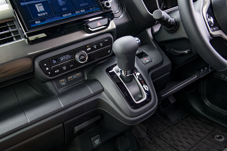 ホンダN-WGNカスタム L・ターボ Honda SENSING（シフトセレクター）