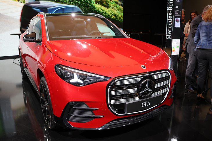 メルセデス・ベンツは2026年7月に発表した新型「GLA」をショー初公開した。現時点ではBEV仕様のみだが、48Vハイブリッド仕様も追加される。