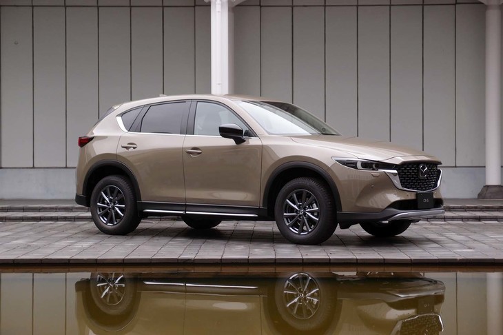 「フィールドジャーニー」はオフロードテイストが強調された特別仕様車。駆動方式は4WDのみとなる。