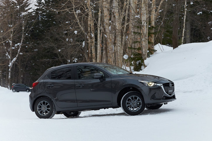 新型「CX-5」とともに、4WDシステムの体験プログラムで試乗した「デミオ」の4WD車。マツダの4WDシステム「i-ACTIV AWD」に関するリポートについては、新型CX-5の試乗記をどうぞ。