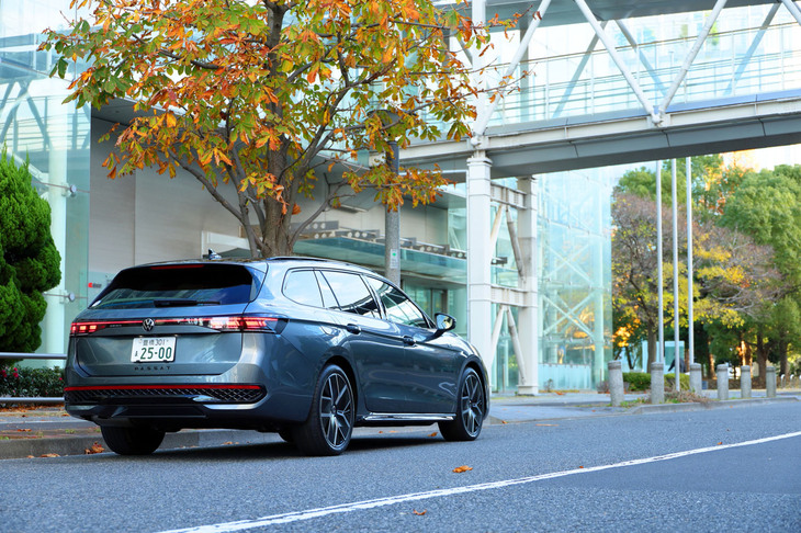 フォルクスワーゲン・パサートeTSI Rライン