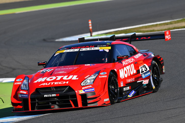 松田次生／ロニー・クインタレッリ組のNo.23 MOTUL AUTECH GT-Rは、接触のトラブルをものともせず、後続を引き離しトップでゴールした。