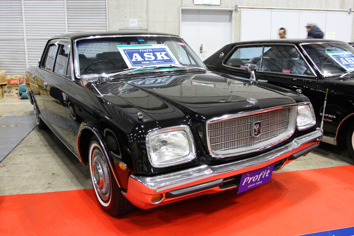 これもProfitが出展していた1979年「トヨタ・センチュリーDタイプ」。初代センチュリーの最高級グレードで、見たところフルオリジナル。価格はASK（応談）。