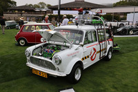 「Miniクーパー」およびすべての「Mini」も2022年イベントのフィーチャーカーとして会場に登場。写真は1969年の「オースチンMiniカントリーマン」で、映画『ゴーストバスターズ』のロゴやさまざまな幽霊退治用の装置でカスタマイズされていた。