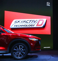 新型「CX-5」には、2リッターと2.5リッターのガソリンエンジンのほかに、2.2リッターのディーゼルエンジンが搭載される。