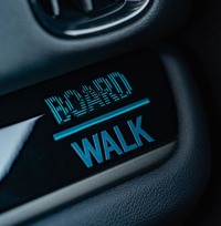 特別なブルーをまとう「MINIクロスオーバー」の限定車「ボードウォークエディション」発売の画像