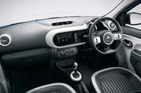 パリの夏空をイメージした「ルノー・トゥインゴ」の限定車発売の画像