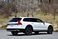 クーペライクなリアの形状が特徴。