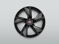 特別なカラーをまとう「ジャガーFペースSVR」　25台限定で発売の画像