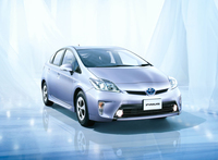量産車では初となるトヨタ4系列の全店で販売されたこともあり、大ヒットモデルとなった3代目「トヨタ・プリウス」。最盛期には年間販売台数が30万台を超えた。