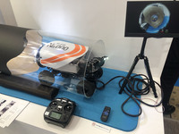 中日本ハイウェイエンジニアリング東京が参考出品した「小径点検ロボット」。有線給電だが、人の出入りが不可能な排水施設内の点検に供することができる。