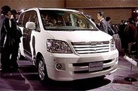 トヨタ新ミニバン「ヴォクシー」「ノア」デビュー！