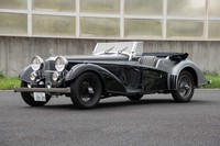 1920年以来の歴史を誇るアルヴィス。1936年に初登場した「4.3リッター」シャシーは当時のライバル「ラゴンダV12」と「ベントレー4  1/4」を最高速と加速の両面で上回っていたという。