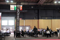 ホンダ、ヒュンダイなどが入る3号パビリオンの片隅には“SUSHI SHOP”ができていた。