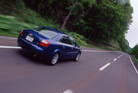 上2枚は「3.0クワトロスポーツ」。