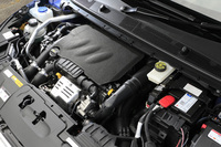 パワーユニットには既存のグレードと同じく、1.2リッター直3直噴ターボエンジンを搭載。最高出力は130ps、最大トルクは23.5kgmとなっている。