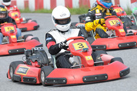 スタート直前。webCG本諏訪の後方からは、ペトロフ選手をはじめとする強豪が攻めてくる。