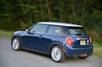 新型「MINI」の日本導入は2014年4月の予定。