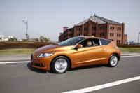 
    『webCG』の試乗記コーナーに徳大寺さんが登場したのは2010年4月のこと。最初の試乗車は「ホンダCR-Z」だった。（写真＝河野敦樹）
    