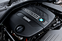 「320dツーリング」には184psと38.7kgmを発生する2リッター4気筒ディーゼルターボエンジンが搭載される。JC08モード燃費は19.4km/リッター。