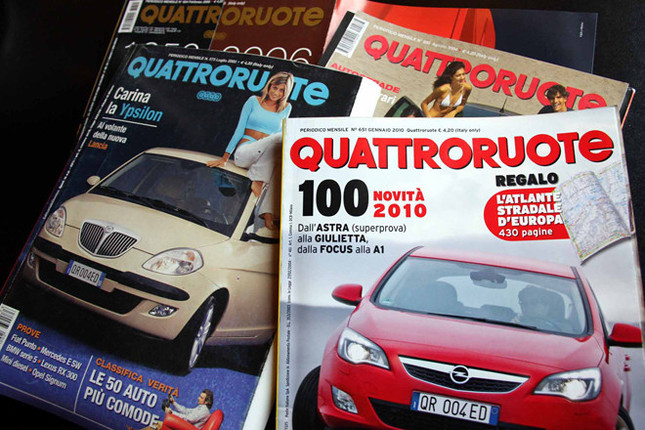 イタリアの『クアトロルオーテ』誌。人気女性タレントを起用することも。