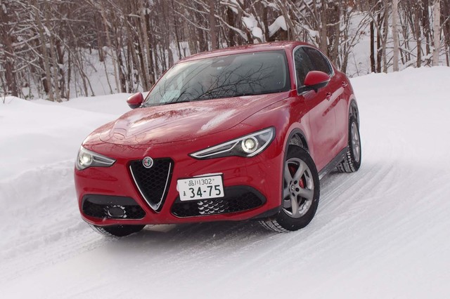 アルファ・ロメオ・ステルヴィオ ファーストエディション（4WD/8AT