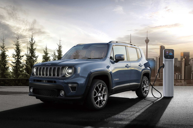 ジープのコンパクトSUV「レネゲード」「コンパス」が約3％値上げ