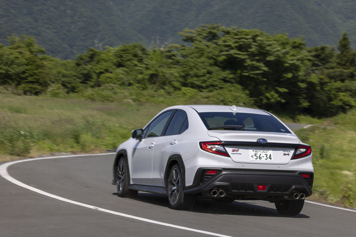 高い走行性能だけでなく、コンフォート性能にも秀でた「クムホ・エクスタPS71」。「スバルWRX S4」のようなスポーツセダンとの相性は抜群だ。