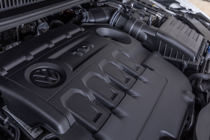 「ゴルフトゥーランTDIハイライン」に搭載される最高出力150PS、最大トルク340N・mの2リッター直4ディーゼルターボエンジン。ディーゼル特有の太いトルクにも「エフィシェントグリップRVF02」はしっかりと対応していた。